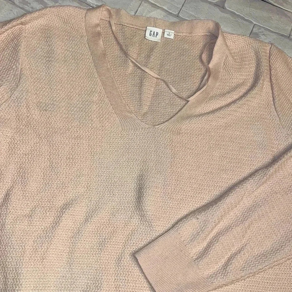 GAP size large sweater - Picture 2 of 3